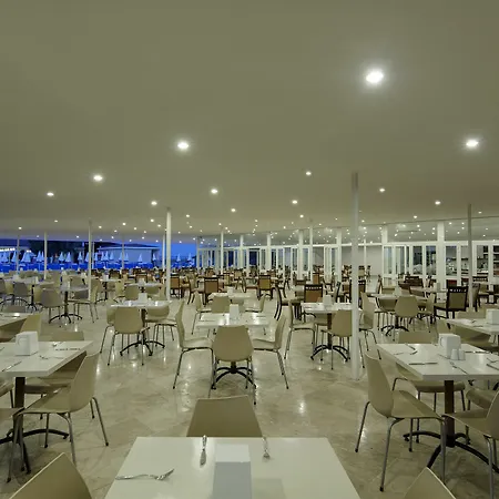 Larissa Club Hotel 4*