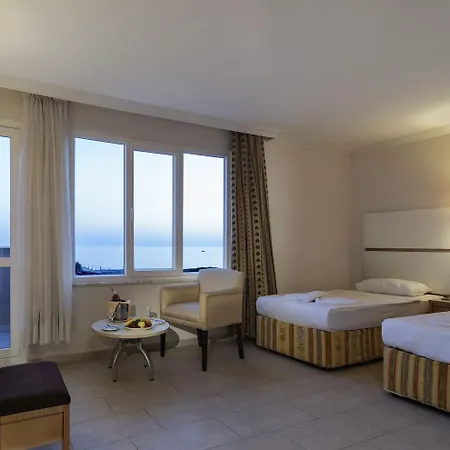 Szálloda Larissa Club 4*