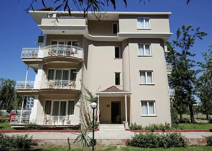 Larissa Club 4*
