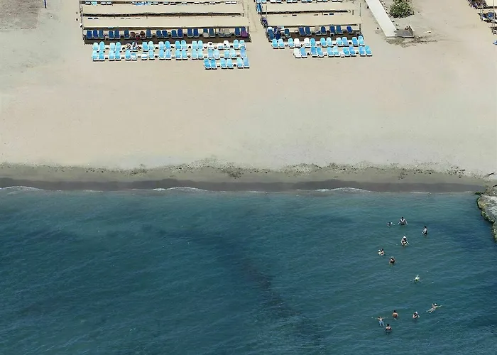 Larissa Club Hotel 4*