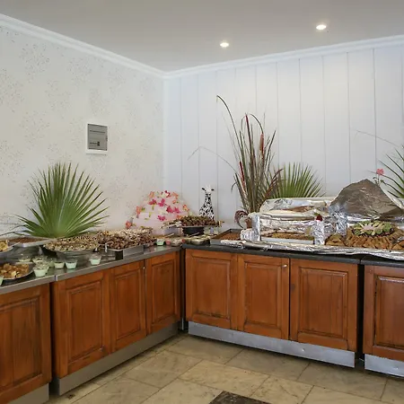 Larissa Club 4*
