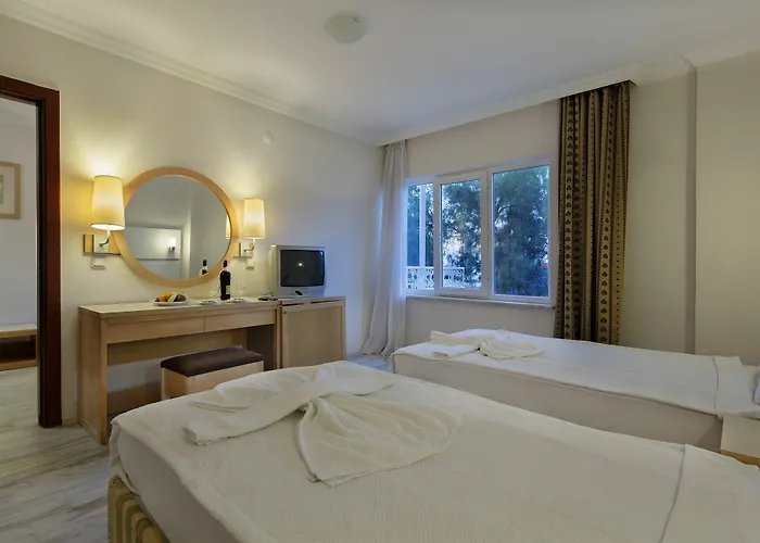 Hotel Larissa Club 4*