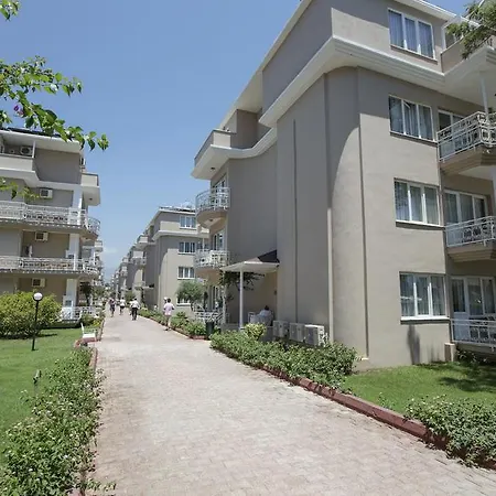 Larissa Club Otel 4*