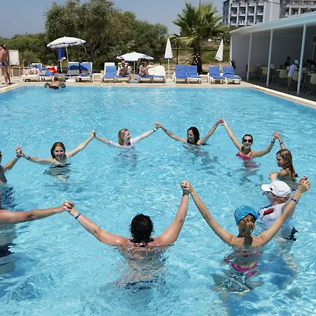 Отель Larissa Club 4*
