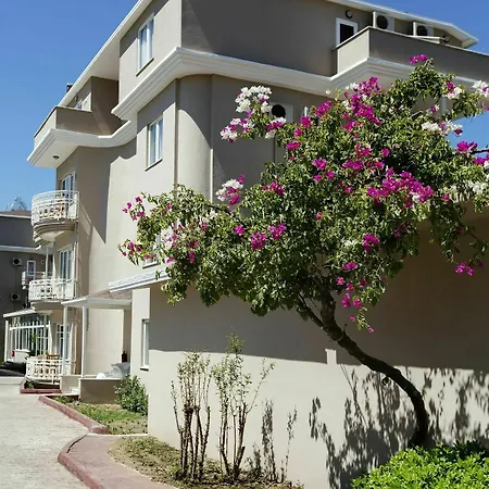 Larissa Club Otel